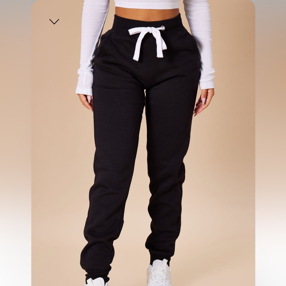 Relaxed Vibe Jogger- Black